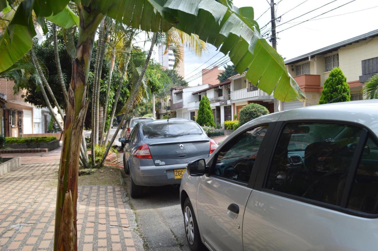 Buntes House-Casa Hotel Laureles-Estadio メデジン エクステリア 写真