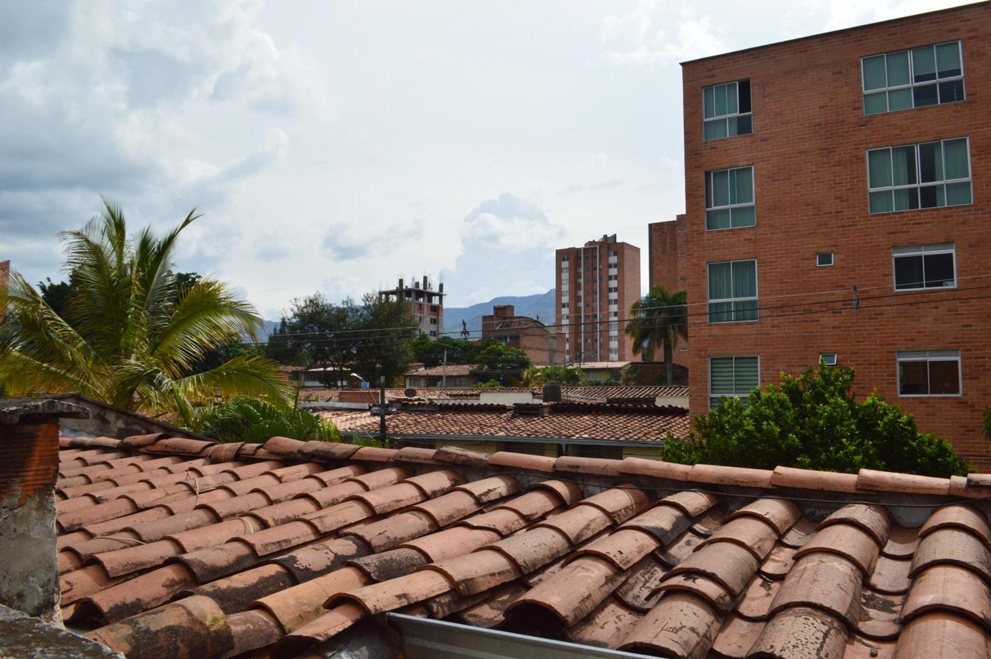 Buntes House-Casa Hotel Laureles-Estadio メデジン エクステリア 写真